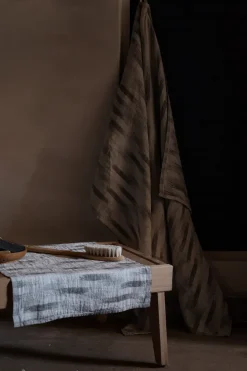 Lapuan Kankurit HOHTO jättipyyhe^ Pellavapyyhkeet