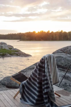 Lapuan Kankurit METSÄLAMPI villahuopa^ Villahuovat